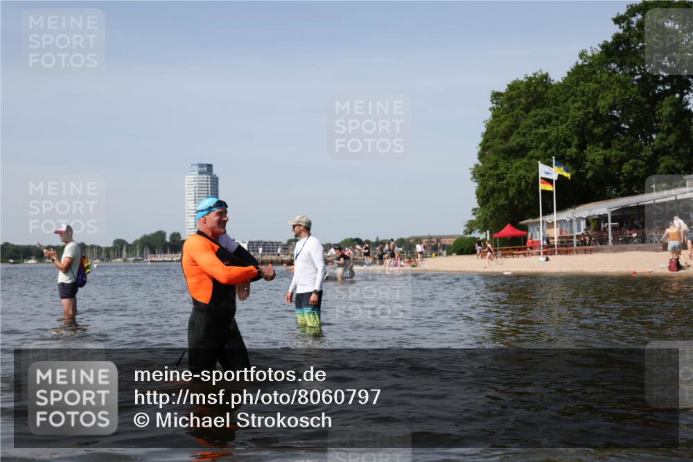 22.06.2025 - Viking Triathlon Michael Strokosch http://msf.ph/oto/8060797 22.06.2025 10:44:26 Schwimmen 103, 130, 205, 219, 439 meine-sportfotos.de