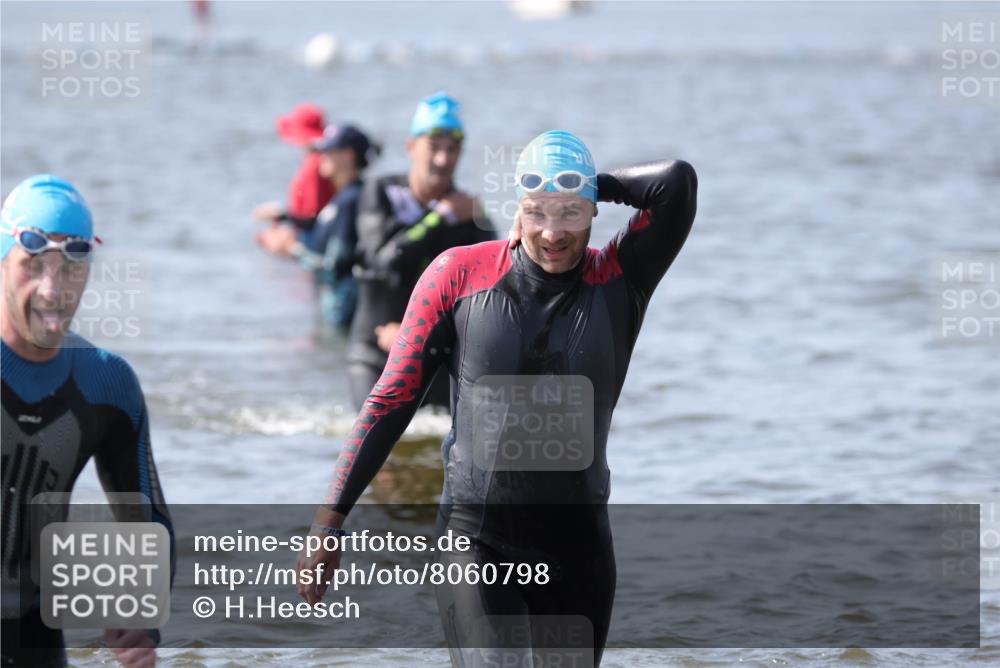 22.06.2025 - Viking Triathlon H.Heesch http://msf.ph/oto/8060798 22.06.2025 10:37:50 Schwimmen 146, 179, 335, 396, 411, 433, 506, 619, 645 meine-sportfotos.de