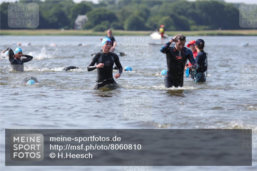 22.06.2025 - Viking Triathlon H.Heesch http://msf.ph/oto/8060810 22.06.2025 10:38:04 Schwimmen 61, 72, 89, 146, 179, 191, 209, 335 meine-sportfotos.de