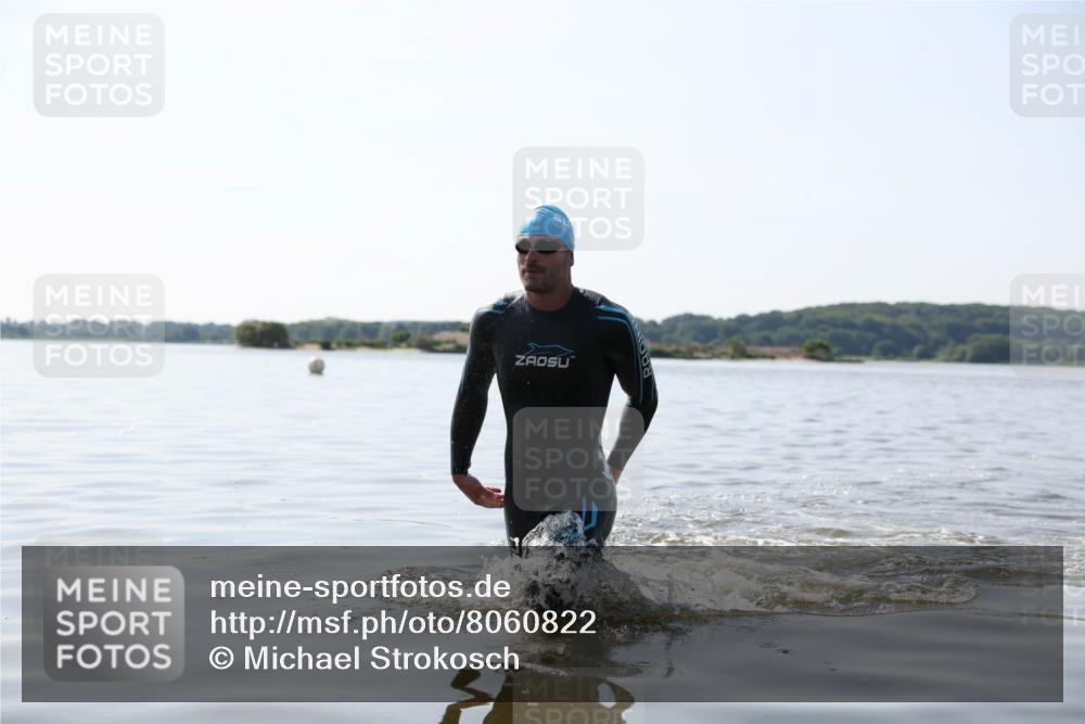 22.06.2025 - Viking Triathlon Michael Strokosch http://msf.ph/oto/8060822 22.06.2025 10:22:42 Schwimmen 100 meine-sportfotos.de
