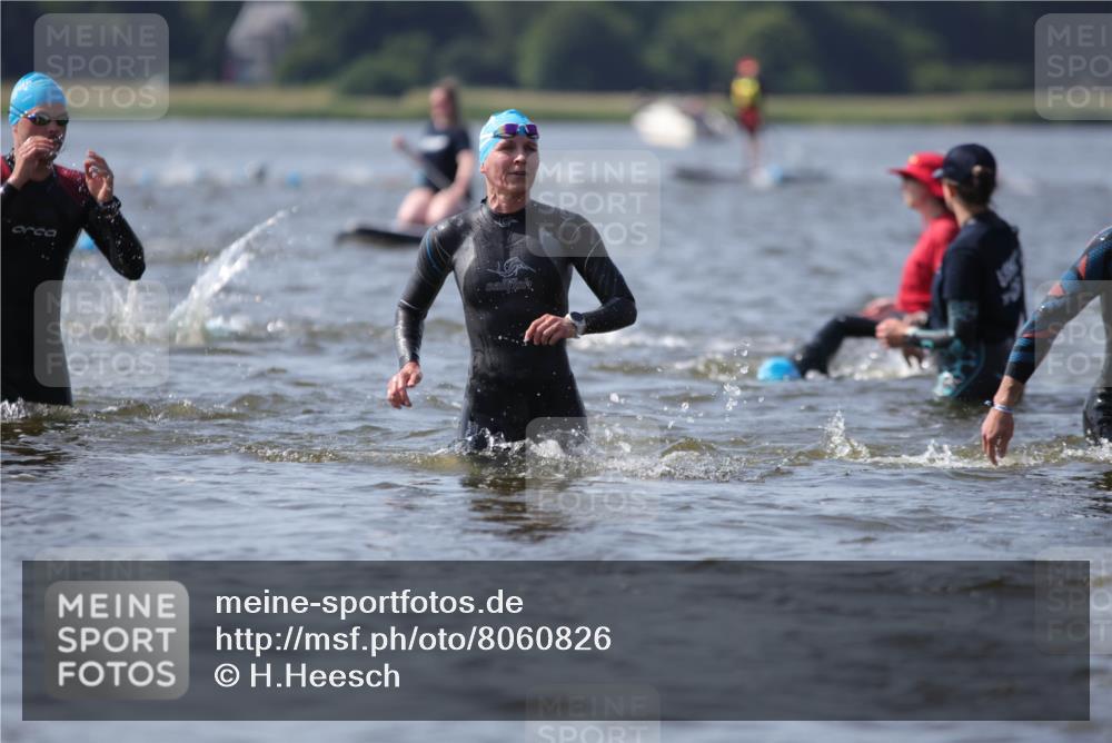 22.06.2025 - Viking Triathlon H.Heesch http://msf.ph/oto/8060826 22.06.2025 10:38:05 Schwimmen 61, 72, 89, 146, 179, 191, 209, 335 meine-sportfotos.de