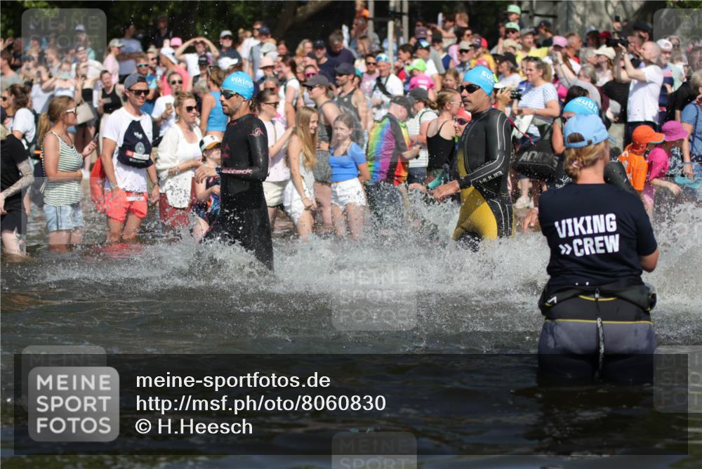 22.06.2025 - Viking Triathlon H.Heesch http://msf.ph/oto/8060830 22.06.2025 10:03:06 Schwimmen 47, 101, 177, 187, 204, 208, 233, 334, 349, 398, 478, 505, 524, 602, 632 meine-sportfotos.de