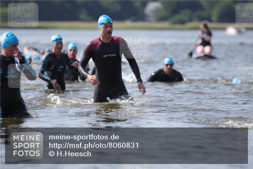 22.06.2025 - Viking Triathlon H.Heesch http://msf.ph/oto/8060831 22.06.2025 10:38:08 Schwimmen 61, 72, 89, 146, 179, 191, 209, 447, 662 meine-sportfotos.de