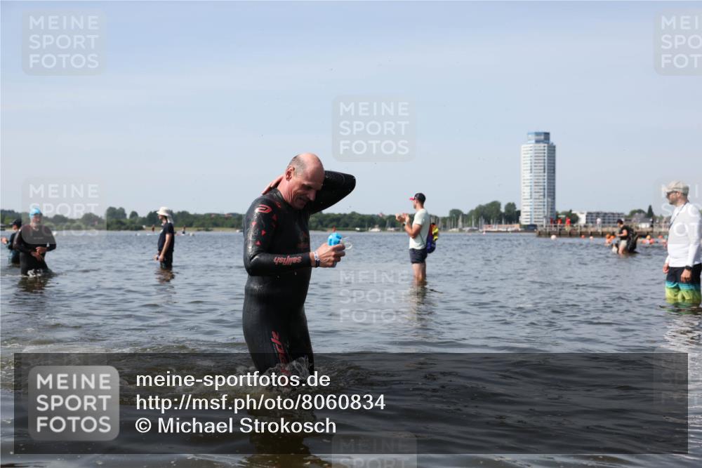 22.06.2025 - Viking Triathlon Michael Strokosch http://msf.ph/oto/8060834 22.06.2025 10:44:32 Schwimmen 18, 130, 205, 219 meine-sportfotos.de