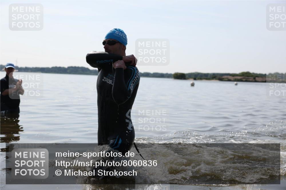 22.06.2025 - Viking Triathlon Michael Strokosch http://msf.ph/oto/8060836 22.06.2025 10:22:44 Schwimmen 100 meine-sportfotos.de