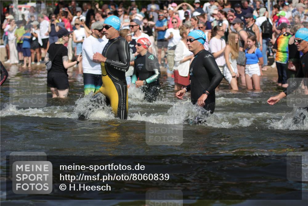 22.06.2025 - Viking Triathlon H.Heesch http://msf.ph/oto/8060839 22.06.2025 10:03:07 Schwimmen 47, 101, 177, 187, 204, 208, 233, 334, 349, 398, 478, 505, 524, 602, 632 meine-sportfotos.de