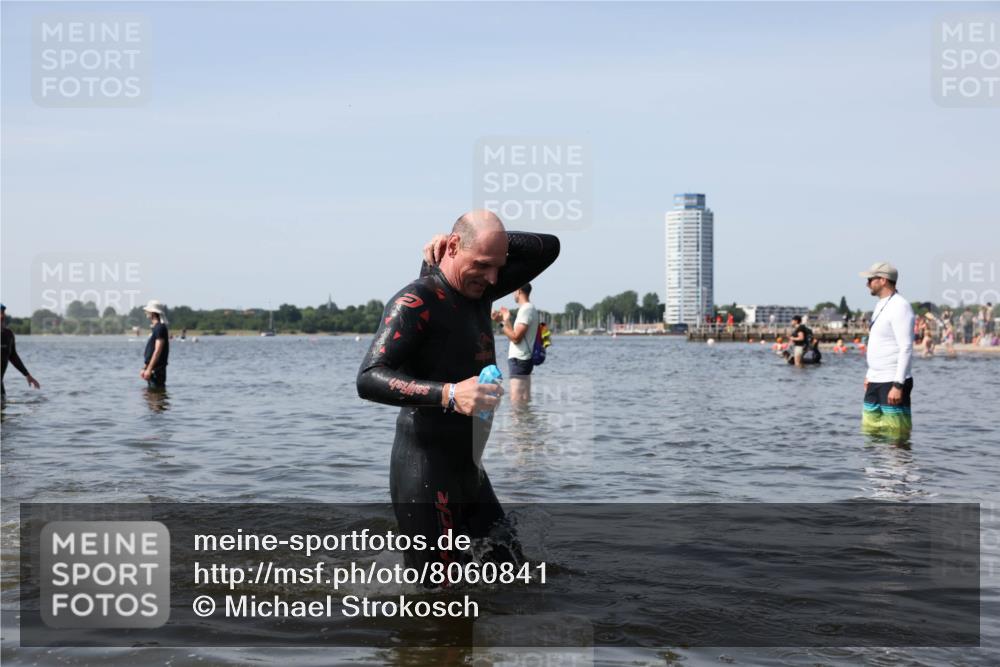 22.06.2025 - Viking Triathlon Michael Strokosch http://msf.ph/oto/8060841 22.06.2025 10:44:32 Schwimmen 18, 130, 205, 219 meine-sportfotos.de