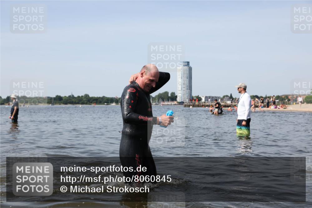22.06.2025 - Viking Triathlon Michael Strokosch http://msf.ph/oto/8060845 22.06.2025 10:44:32 Schwimmen 18, 130, 205, 219 meine-sportfotos.de