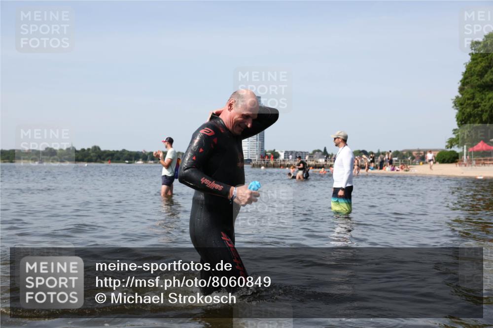 22.06.2025 - Viking Triathlon Michael Strokosch http://msf.ph/oto/8060849 22.06.2025 10:44:33 Schwimmen 18, 130, 205, 219, 446 meine-sportfotos.de