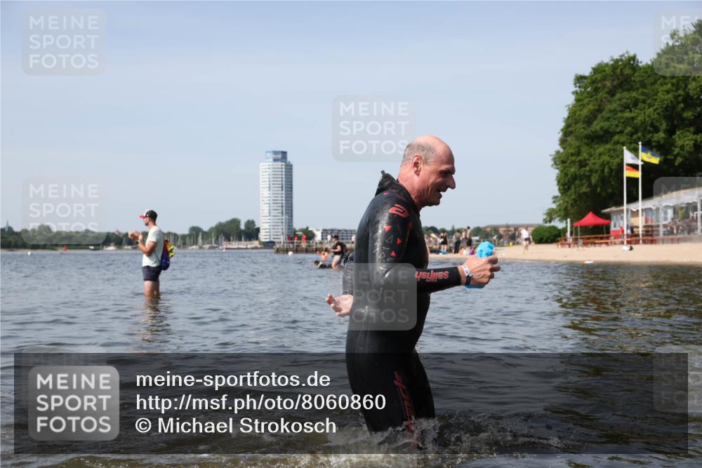 22.06.2025 - Viking Triathlon Michael Strokosch http://msf.ph/oto/8060860 22.06.2025 10:44:33 Schwimmen 18, 130, 205, 219, 446 meine-sportfotos.de