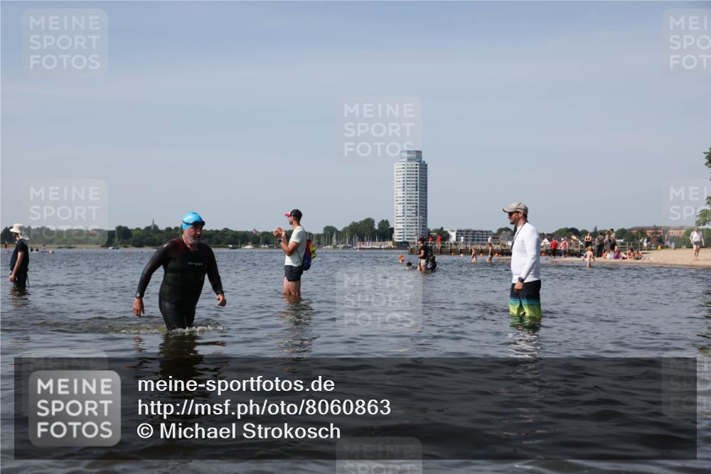 22.06.2025 - Viking Triathlon Michael Strokosch http://msf.ph/oto/8060863 22.06.2025 10:44:38 Schwimmen 18, 205, 219, 440, 446 meine-sportfotos.de