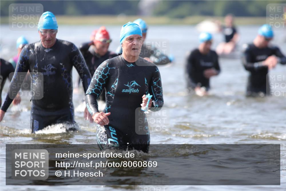 22.06.2025 - Viking Triathlon H.Heesch http://msf.ph/oto/8060869 22.06.2025 10:38:13 Schwimmen 61, 72, 89, 179, 191, 209, 269, 398, 447, 509, 535, 662 meine-sportfotos.de