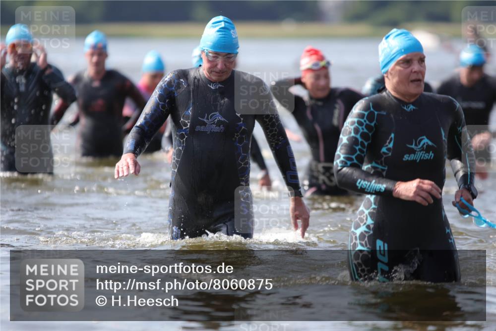 22.06.2025 - Viking Triathlon H.Heesch http://msf.ph/oto/8060875 22.06.2025 10:38:15 Schwimmen 61, 72, 89, 191, 209, 269, 398, 428, 447, 509, 535, 603, 662 meine-sportfotos.de