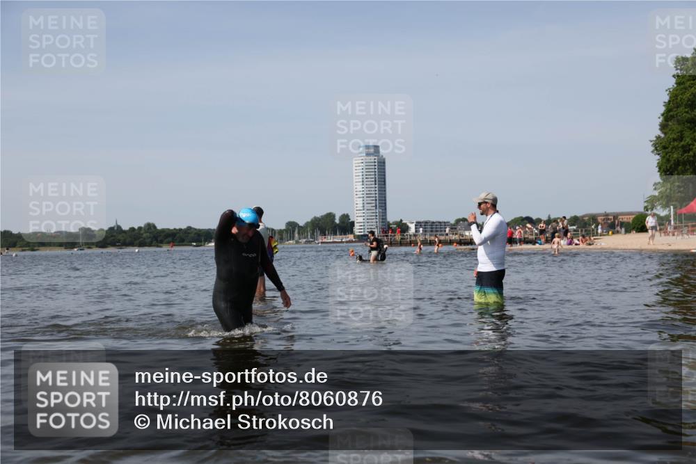 22.06.2025 - Viking Triathlon Michael Strokosch http://msf.ph/oto/8060876 22.06.2025 10:44:39 Schwimmen 18, 205, 219, 440, 446 meine-sportfotos.de