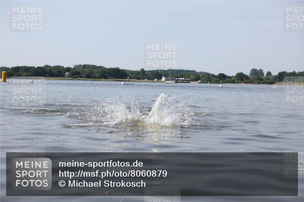 22.06.2025 - Viking Triathlon Michael Strokosch http://msf.ph/oto/8060879 22.06.2025 10:24:05 Schwimmen 609 meine-sportfotos.de