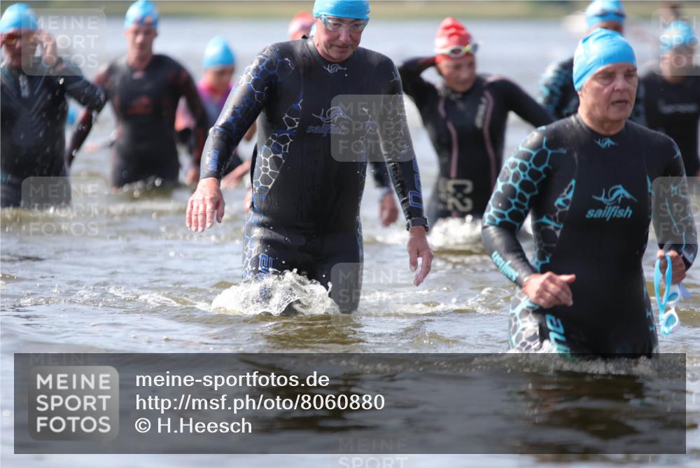 22.06.2025 - Viking Triathlon H.Heesch http://msf.ph/oto/8060880 22.06.2025 10:38:15 Schwimmen 61, 72, 89, 191, 209, 269, 398, 428, 447, 509, 535, 603, 662 meine-sportfotos.de