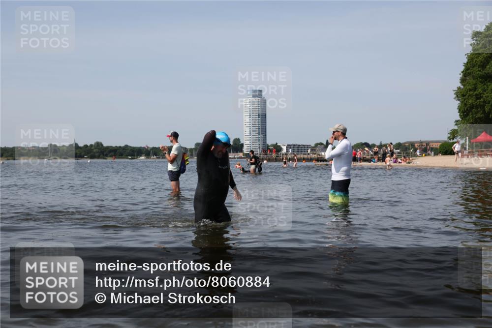 22.06.2025 - Viking Triathlon Michael Strokosch http://msf.ph/oto/8060884 22.06.2025 10:44:40 Schwimmen 18, 205, 219, 440, 446 meine-sportfotos.de