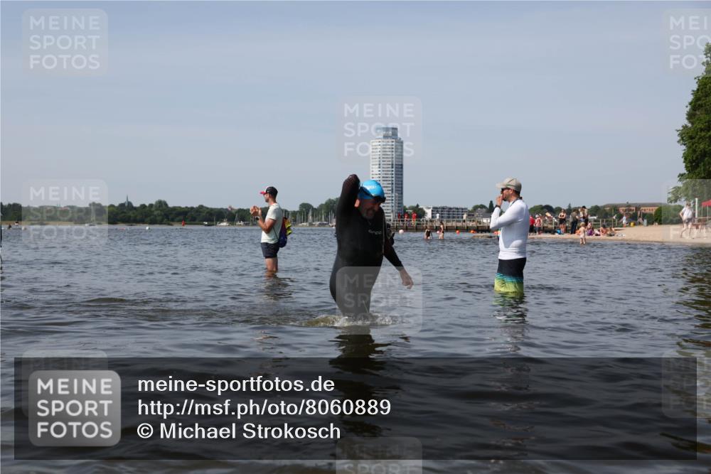 22.06.2025 - Viking Triathlon Michael Strokosch http://msf.ph/oto/8060889 22.06.2025 10:44:40 Schwimmen 18, 205, 219, 440, 446 meine-sportfotos.de