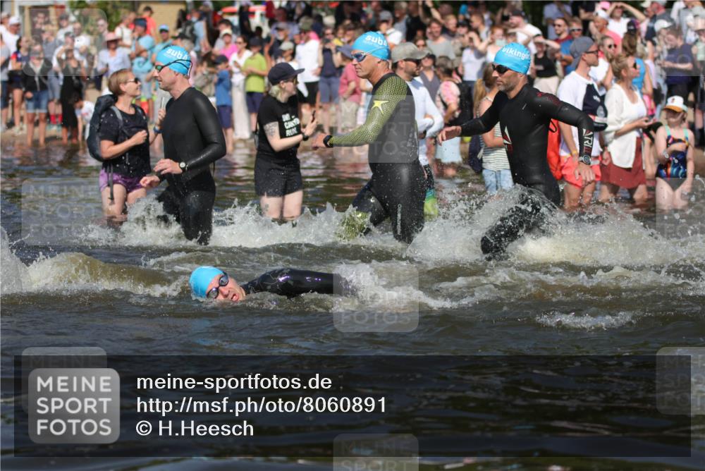 22.06.2025 - Viking Triathlon H.Heesch http://msf.ph/oto/8060891 22.06.2025 10:03:13 Schwimmen 20, 134, 177, 187, 204, 208, 334, 348, 349, 478, 505, 524, 602, 636, 660 meine-sportfotos.de