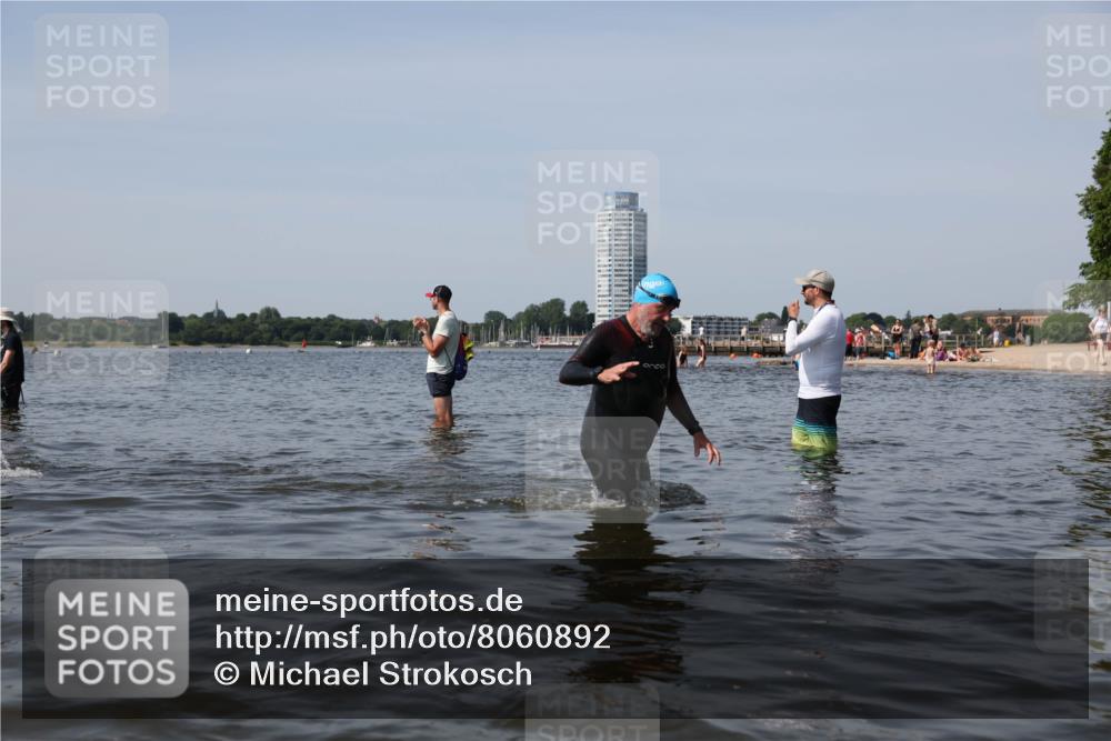 22.06.2025 - Viking Triathlon Michael Strokosch http://msf.ph/oto/8060892 22.06.2025 10:44:40 Schwimmen 18, 205, 219, 440, 446 meine-sportfotos.de
