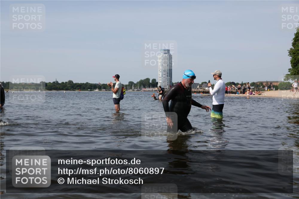 22.06.2025 - Viking Triathlon Michael Strokosch http://msf.ph/oto/8060897 22.06.2025 10:44:41 Schwimmen 18, 205, 219, 440, 446 meine-sportfotos.de