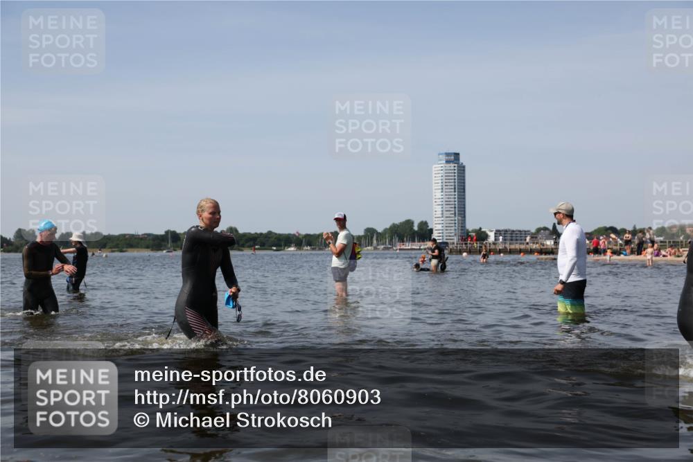 22.06.2025 - Viking Triathlon Michael Strokosch http://msf.ph/oto/8060903 22.06.2025 10:44:42 Schwimmen 18, 219, 440, 446 meine-sportfotos.de