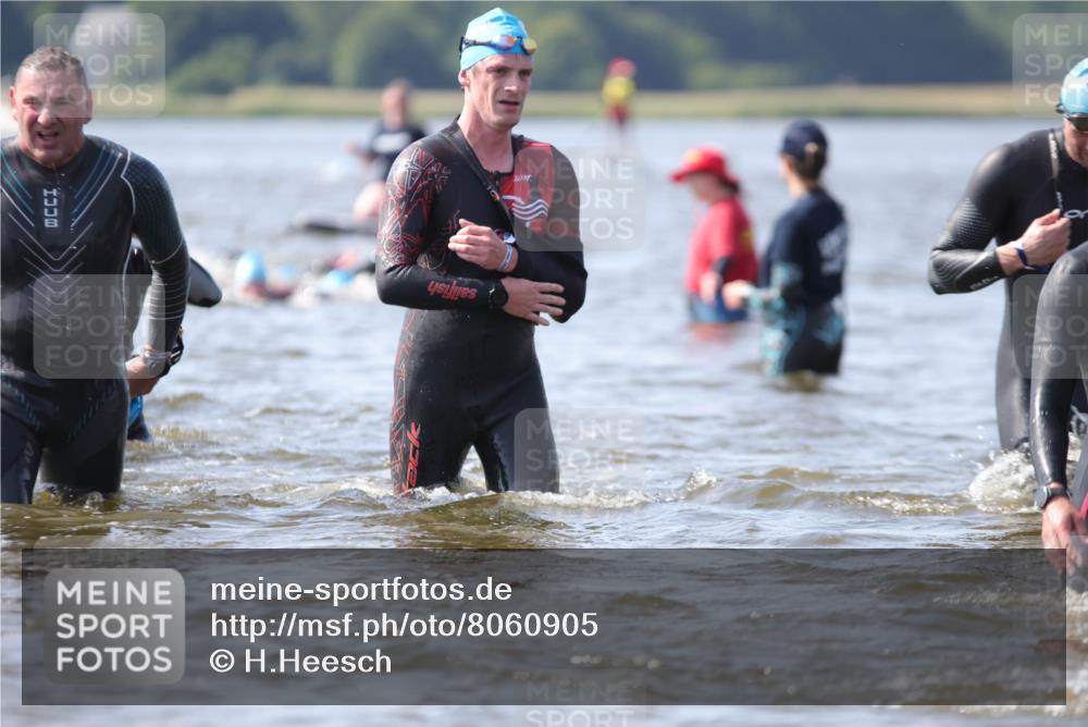 22.06.2025 - Viking Triathlon H.Heesch http://msf.ph/oto/8060905 22.06.2025 10:38:23 Schwimmen 22, 61, 85, 89, 156, 209, 269, 398, 419, 428, 447, 509, 535, 601, 603, 659, 662 meine-sportfotos.de