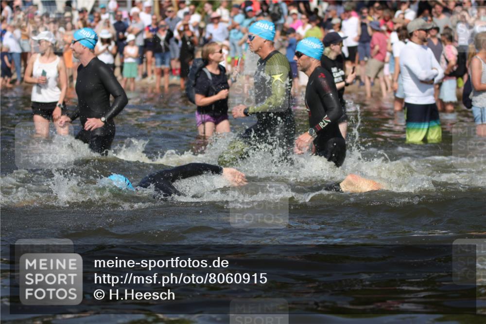 22.06.2025 - Viking Triathlon H.Heesch http://msf.ph/oto/8060915 22.06.2025 10:03:14 Schwimmen 20, 134, 187, 208, 229, 334, 348, 505, 524, 636, 660 meine-sportfotos.de