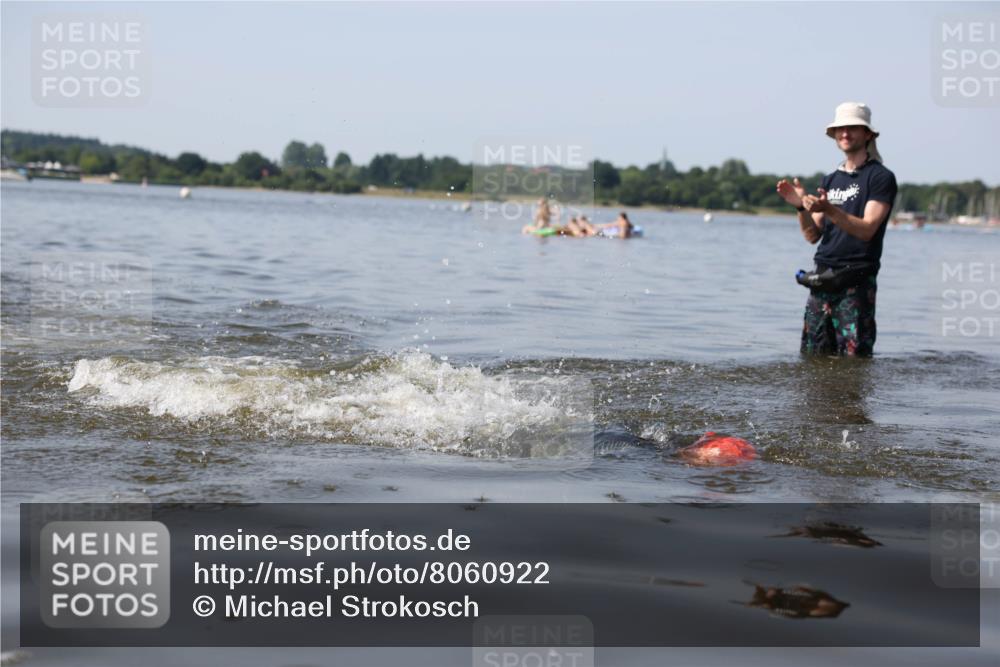 22.06.2025 - Viking Triathlon Michael Strokosch http://msf.ph/oto/8060922 22.06.2025 10:24:07 Schwimmen 609 meine-sportfotos.de