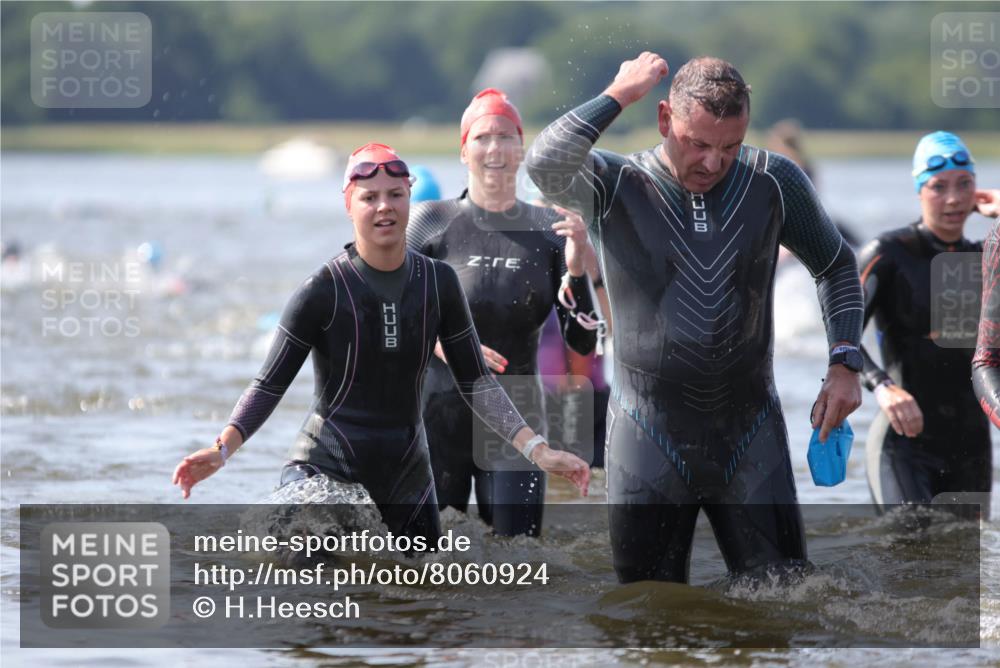 22.06.2025 - Viking Triathlon H.Heesch http://msf.ph/oto/8060924 22.06.2025 10:38:26 Schwimmen 22, 85, 89, 156, 209, 215, 269, 398, 419, 428, 447, 509, 535, 601, 603, 659, 662 meine-sportfotos.de