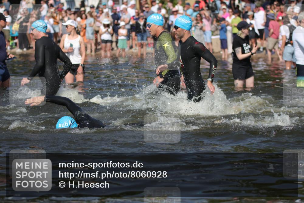 22.06.2025 - Viking Triathlon H.Heesch http://msf.ph/oto/8060928 22.06.2025 10:03:14 Schwimmen 20, 134, 187, 208, 229, 334, 348, 505, 524, 636, 660 meine-sportfotos.de