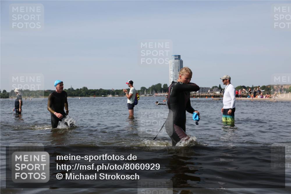 22.06.2025 - Viking Triathlon Michael Strokosch http://msf.ph/oto/8060929 22.06.2025 10:44:44 Schwimmen 18, 440, 446 meine-sportfotos.de