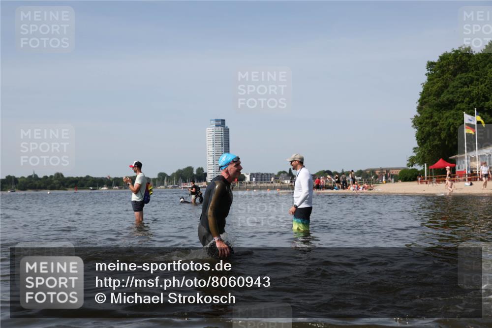 22.06.2025 - Viking Triathlon Michael Strokosch http://msf.ph/oto/8060943 22.06.2025 10:44:46 Schwimmen 18, 440, 446, 653 meine-sportfotos.de