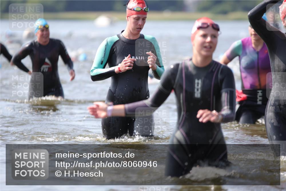 22.06.2025 - Viking Triathlon H.Heesch http://msf.ph/oto/8060946 22.06.2025 10:38:30 Schwimmen 22, 85, 156, 164, 215, 269, 315, 327, 398, 419, 428, 447, 509, 535, 601, 603, 659, 662 meine-sportfotos.de