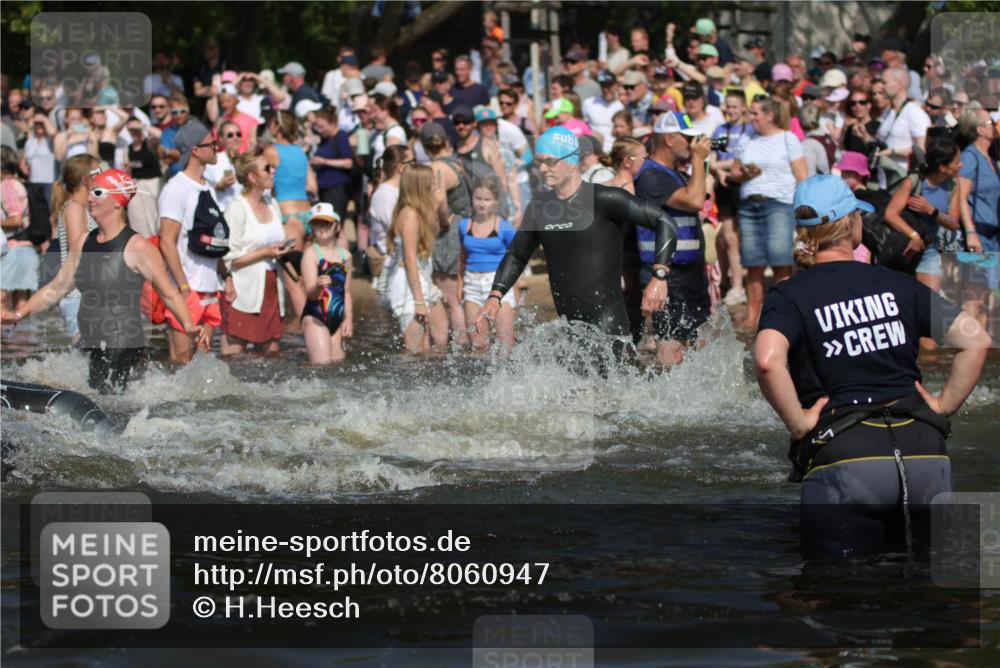 22.06.2025 - Viking Triathlon H.Heesch http://msf.ph/oto/8060947 22.06.2025 10:03:16 Schwimmen 20, 34, 89, 134, 163, 187, 208, 229, 334, 348, 505, 524, 540, 636, 660 meine-sportfotos.de