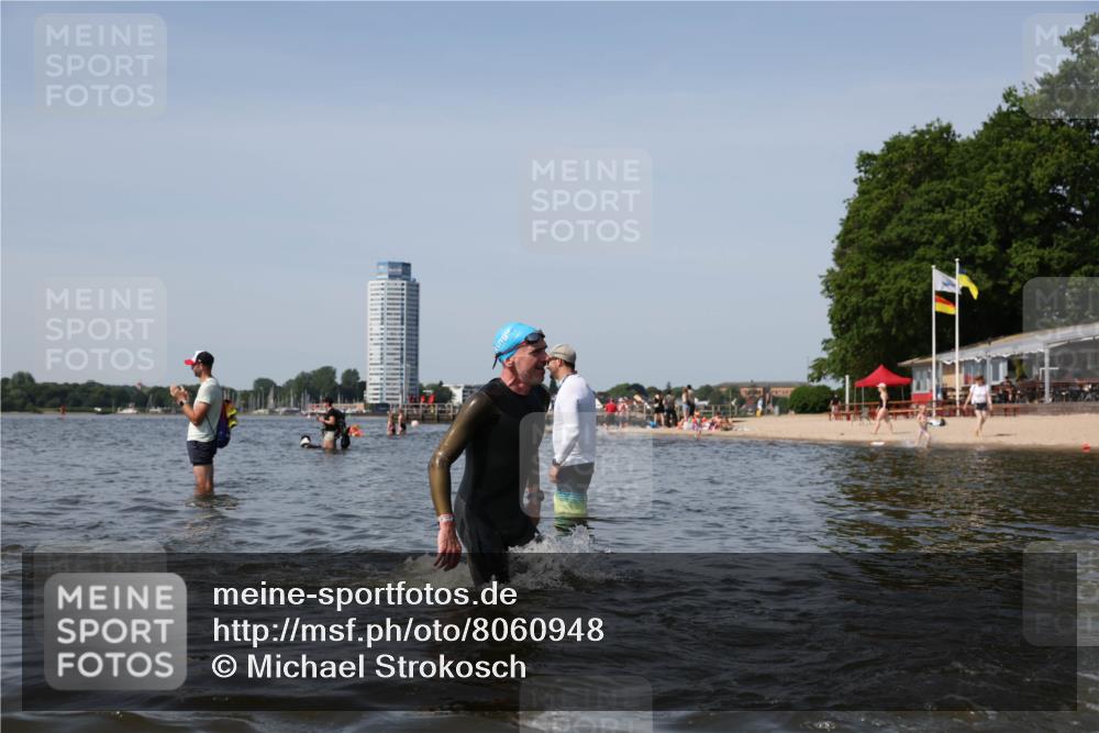 22.06.2025 - Viking Triathlon Michael Strokosch http://msf.ph/oto/8060948 22.06.2025 10:44:46 Schwimmen 18, 440, 446, 653 meine-sportfotos.de
