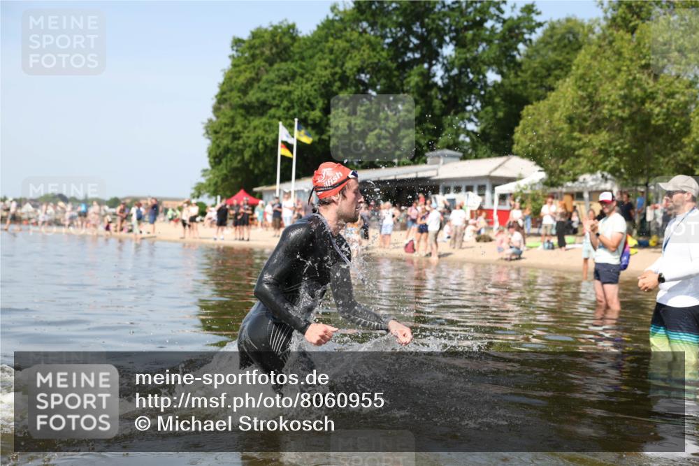 22.06.2025 - Viking Triathlon Michael Strokosch http://msf.ph/oto/8060955 22.06.2025 10:24:11 Schwimmen 609 meine-sportfotos.de