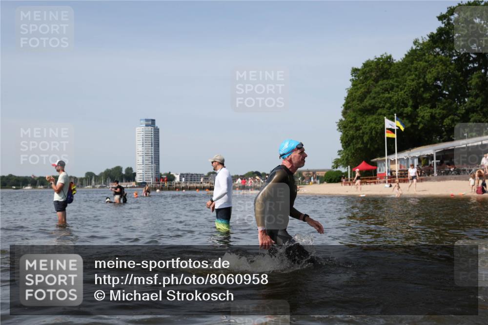 22.06.2025 - Viking Triathlon Michael Strokosch http://msf.ph/oto/8060958 22.06.2025 10:44:47 Schwimmen 18, 440, 446, 638, 653 meine-sportfotos.de