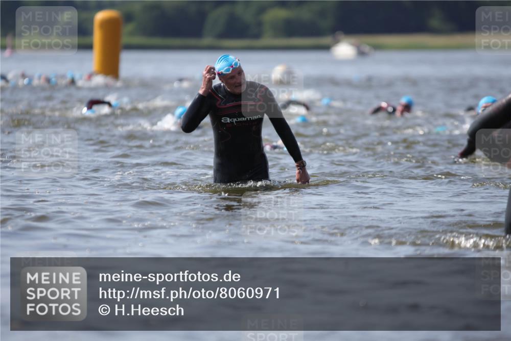 22.06.2025 - Viking Triathlon H.Heesch http://msf.ph/oto/8060971 22.06.2025 10:38:36 Schwimmen 22, 85, 135, 156, 164, 211, 215, 269, 315, 327, 398, 419, 428, 509, 601, 603, 659 meine-sportfotos.de