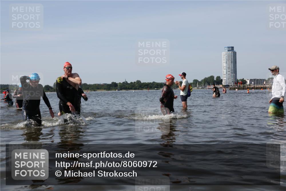 22.06.2025 - Viking Triathlon Michael Strokosch http://msf.ph/oto/8060972 22.06.2025 10:44:54 Schwimmen 39, 168, 440, 446, 638, 653 meine-sportfotos.de