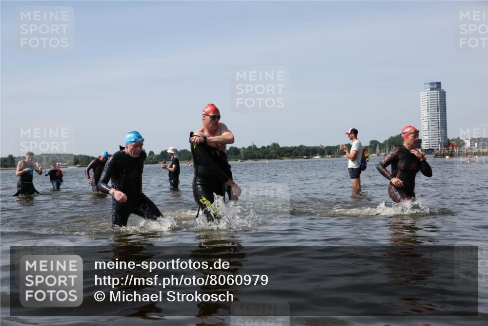 22.06.2025 - Viking Triathlon Michael Strokosch http://msf.ph/oto/8060979 22.06.2025 10:44:55 Schwimmen 39, 168, 440, 638, 653 meine-sportfotos.de