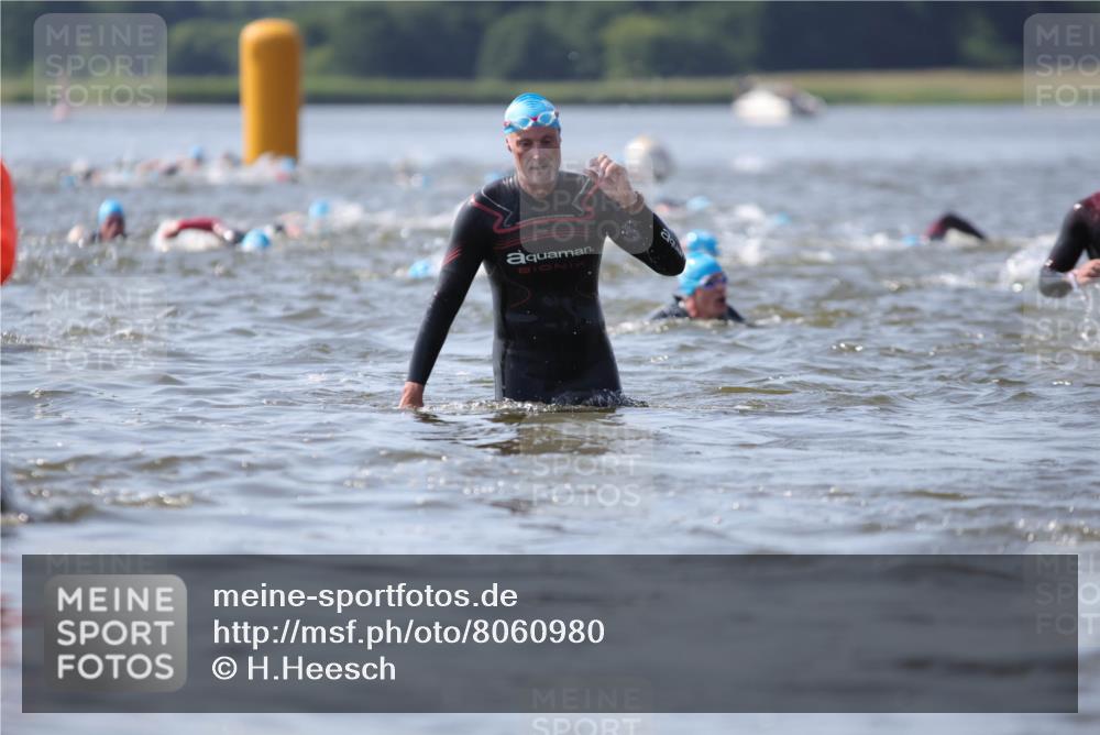 22.06.2025 - Viking Triathlon H.Heesch http://msf.ph/oto/8060980 22.06.2025 10:38:37 Schwimmen 22, 85, 135, 156, 164, 211, 215, 315, 327, 336, 398, 419, 428, 601, 603, 659 meine-sportfotos.de