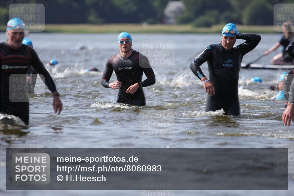 22.06.2025 - Viking Triathlon H.Heesch http://msf.ph/oto/8060983 22.06.2025 10:38:41 Schwimmen 22, 26, 85, 135, 156, 164, 210, 211, 215, 315, 327, 336, 419, 601, 659 meine-sportfotos.de
