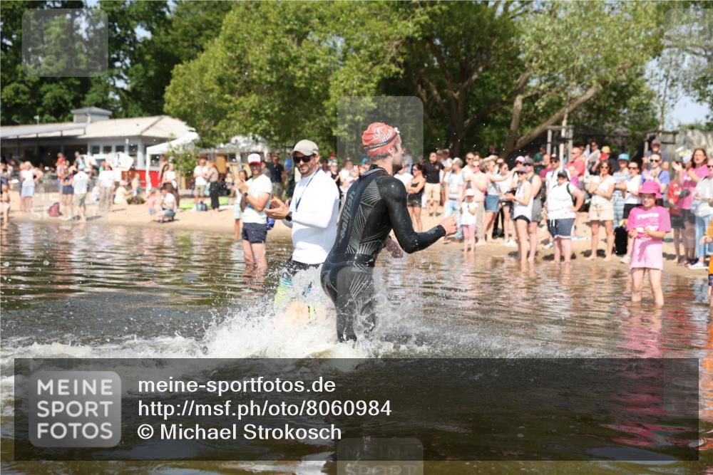 22.06.2025 - Viking Triathlon Michael Strokosch http://msf.ph/oto/8060984 22.06.2025 10:24:12 Schwimmen 609 meine-sportfotos.de