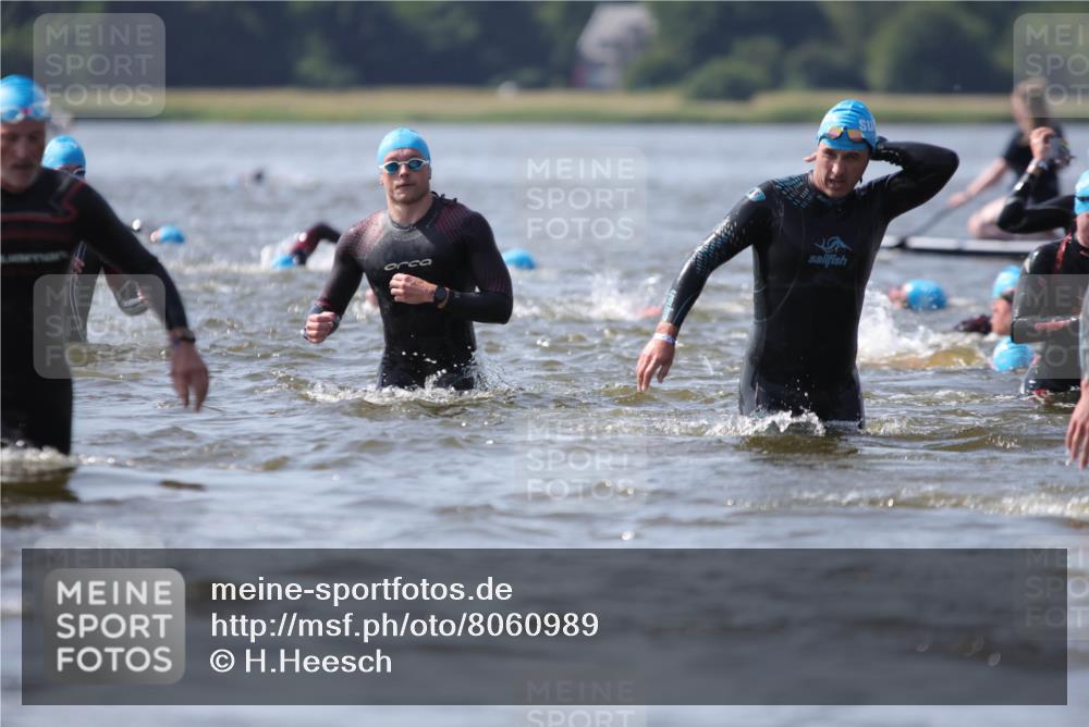 22.06.2025 - Viking Triathlon H.Heesch http://msf.ph/oto/8060989 22.06.2025 10:38:41 Schwimmen 22, 26, 85, 135, 156, 164, 210, 211, 215, 315, 327, 336, 419, 601, 659 meine-sportfotos.de