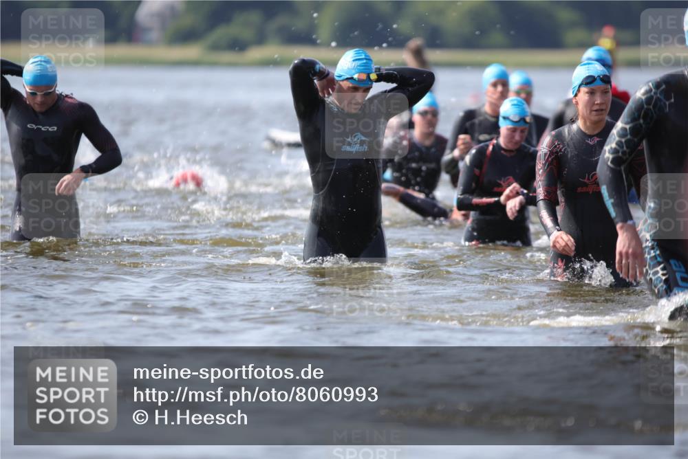 22.06.2025 - Viking Triathlon H.Heesch http://msf.ph/oto/8060993 22.06.2025 10:38:42 Schwimmen 22, 26, 40, 57, 85, 135, 156, 164, 210, 211, 215, 315, 327, 336, 601, 659 meine-sportfotos.de