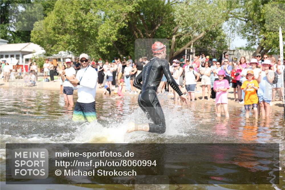 22.06.2025 - Viking Triathlon Michael Strokosch http://msf.ph/oto/8060994 22.06.2025 10:24:12 Schwimmen 609 meine-sportfotos.de