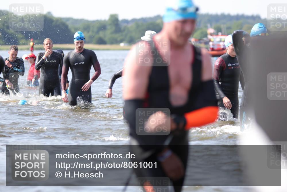 22.06.2025 - Viking Triathlon H.Heesch http://msf.ph/oto/8061001 22.06.2025 10:38:48 Schwimmen 26, 40, 57, 85, 135, 164, 181, 185, 210, 211, 215, 315, 327, 336, 408, 416, 451 meine-sportfotos.de