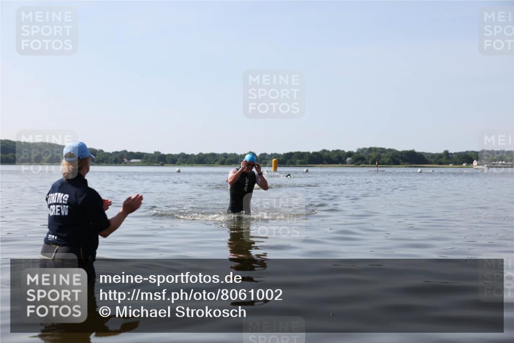 22.06.2025 - Viking Triathlon Michael Strokosch http://msf.ph/oto/8061002 22.06.2025 10:24:42 Schwimmen 329 meine-sportfotos.de