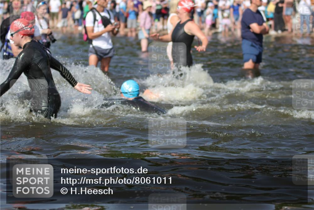 22.06.2025 - Viking Triathlon H.Heesch http://msf.ph/oto/8061011 22.06.2025 10:03:20 Schwimmen 20, 25, 34, 88, 89, 134, 163, 229, 251, 324, 332, 348, 540, 636, 660 meine-sportfotos.de